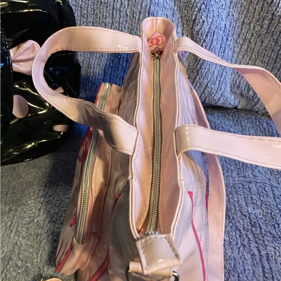 2 Hello Kitty purses - Picture 8 of 11